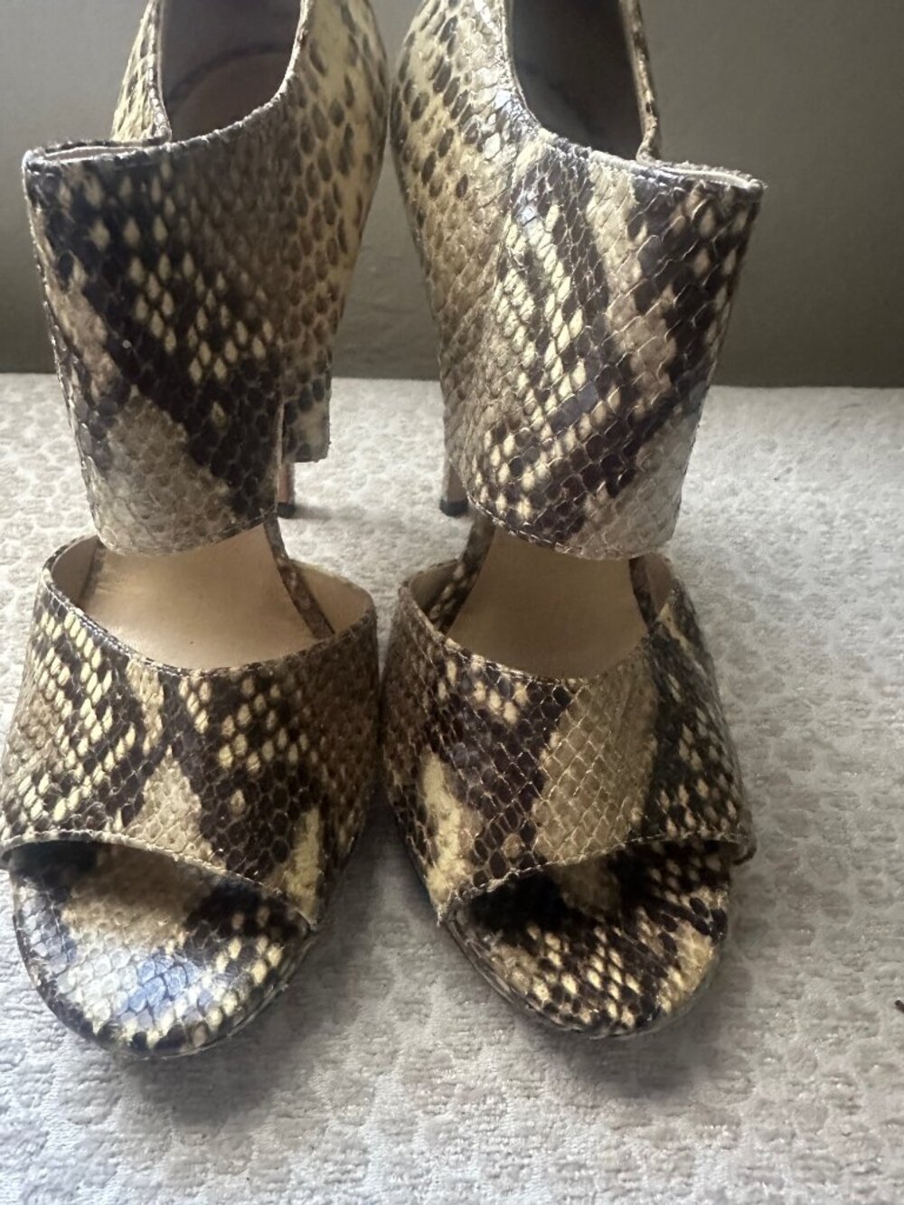 Jimmy Choo Snakeskin pumps EU 38